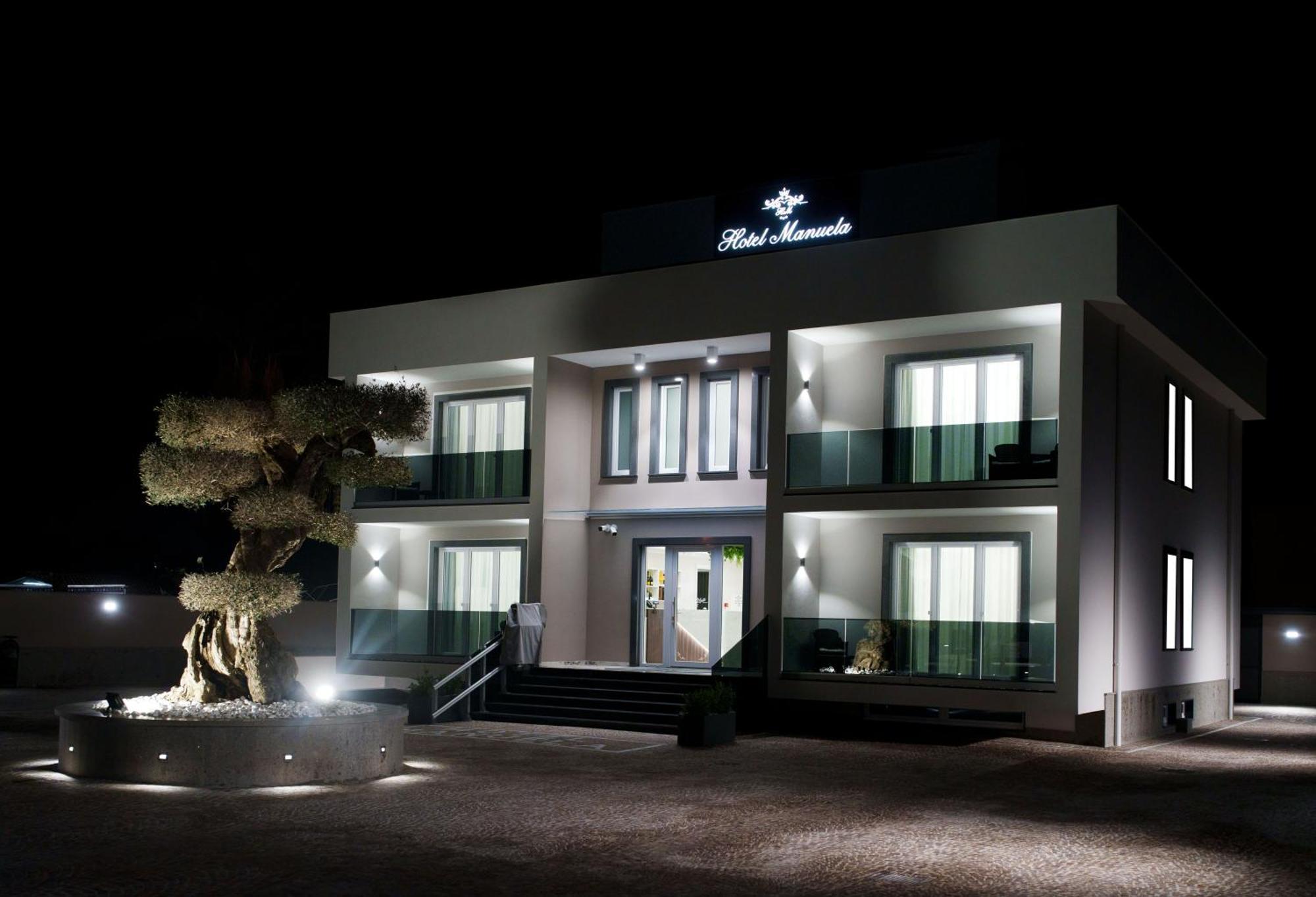Hotel Manuela Varcaturo Esterno foto