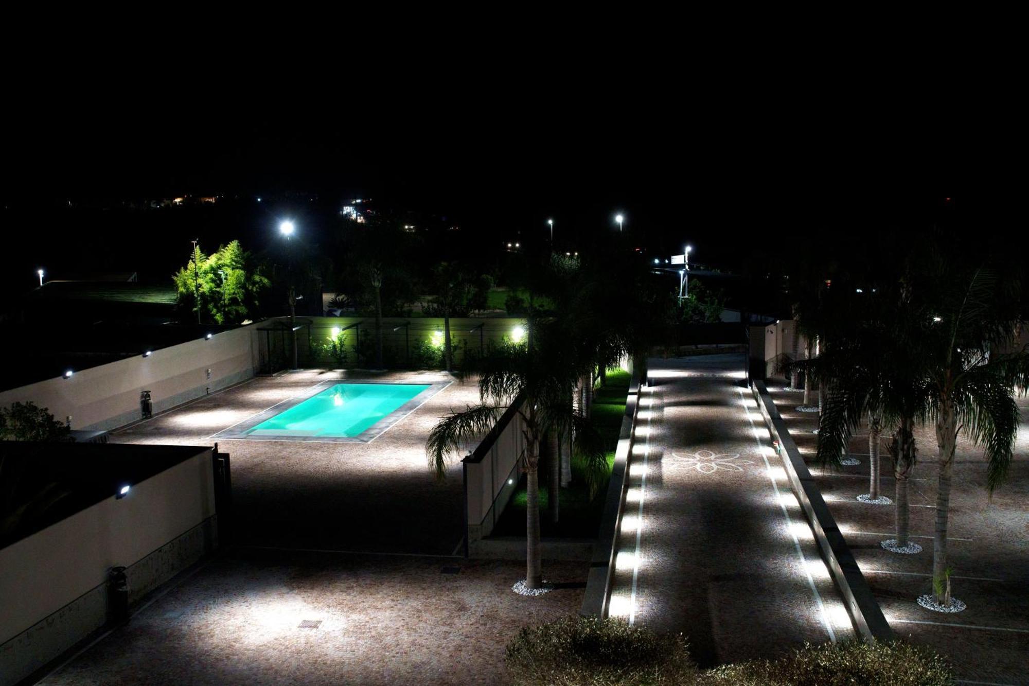 Hotel Manuela Varcaturo Esterno foto